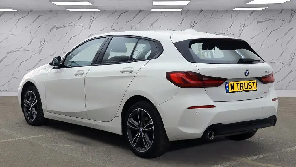 Used Mercedes GLA200 SE 156 HP (114 kW) 2018 White SUV