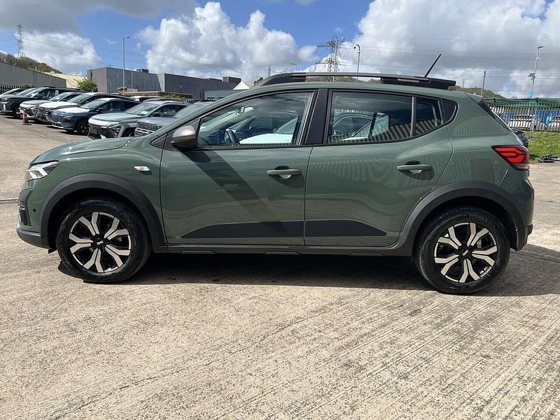 Begagnad Dacia Sandero Journey 89 HK (65 kW) 2023 Grön