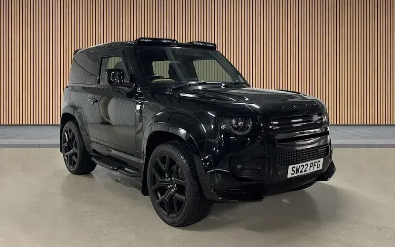 Used Land Rover Defender HSE Dynamic 249 HP (183 kW) 2025 SUV