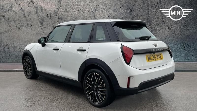 Used Mini Cooper S Hatch 201 HP (147 kW) 2025 White Hatchback