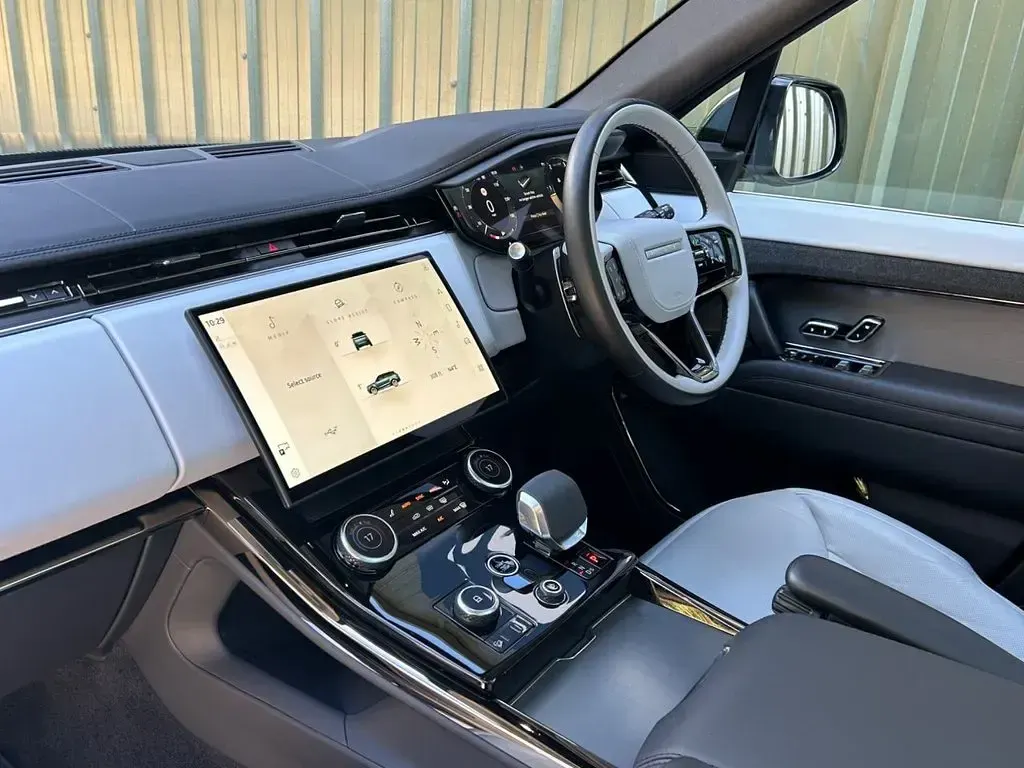 Used Land Rover Range Rover Sport SE Dynamic 300 HP (220 kW) 2023 Black SUV
