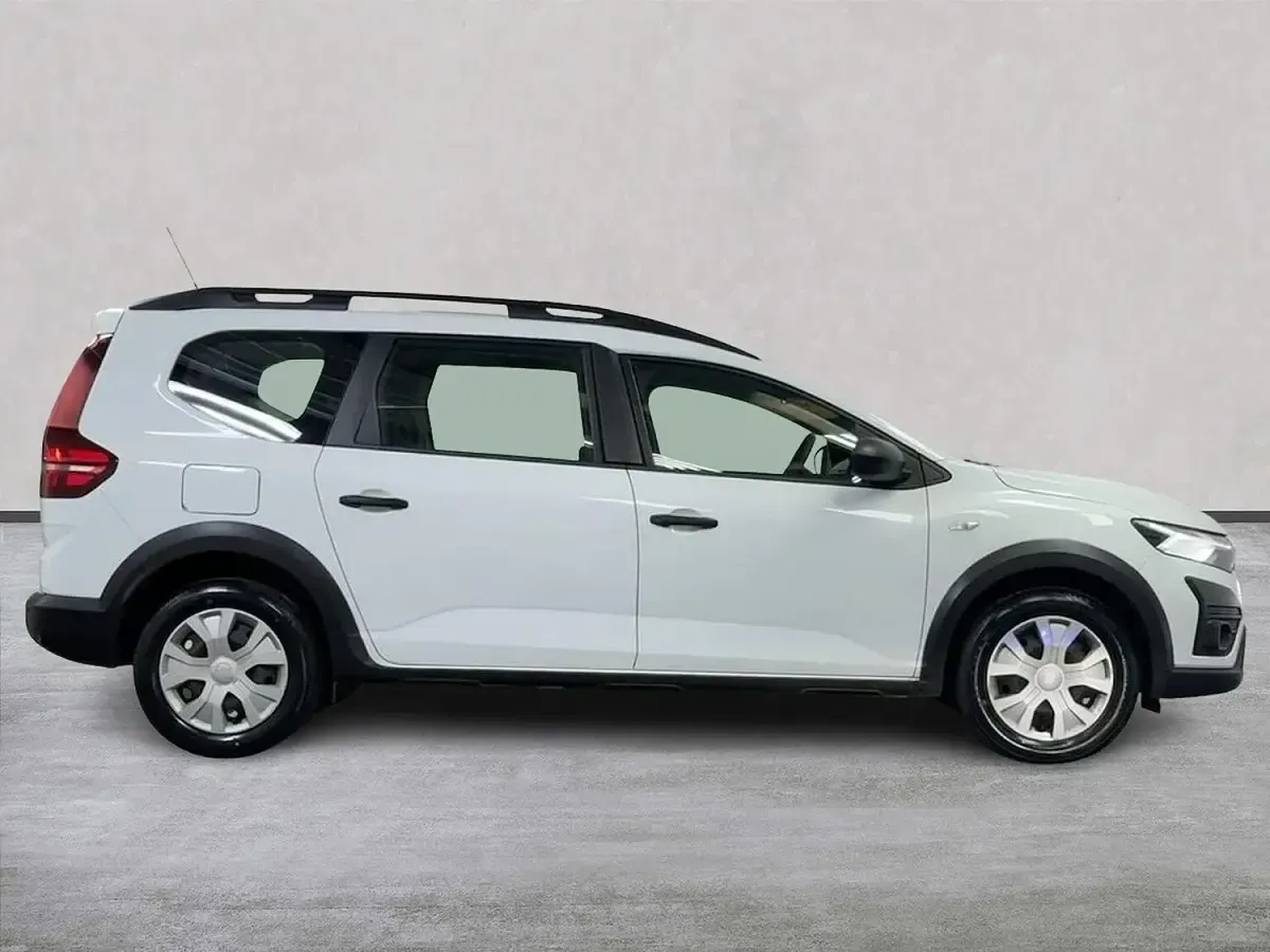 Used Dacia Jogger Essentiel 110 HP (80 kW) 2023 White MPV