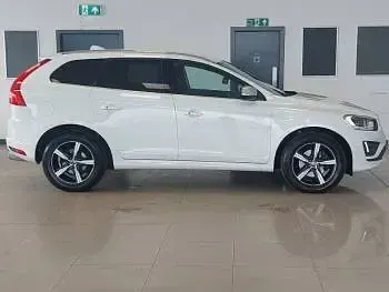 Usado Volvo XC60 R-Design 190 HP (139 kW) 2017 Branco SUV