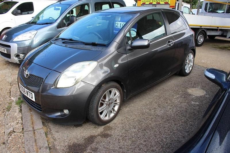 Grey Used 2008 Toyota Yaris SR Hatchback | £2,195 (A bit pricey) - Image 1/3