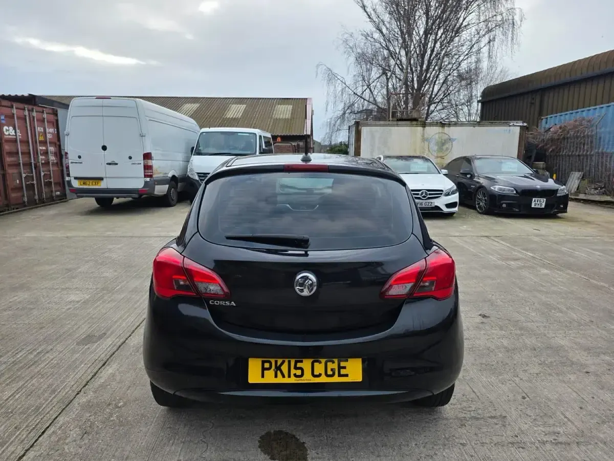 Used Vauxhall Corsa Design Edition 70 HP (51 kW) 2015 Black Hatchback