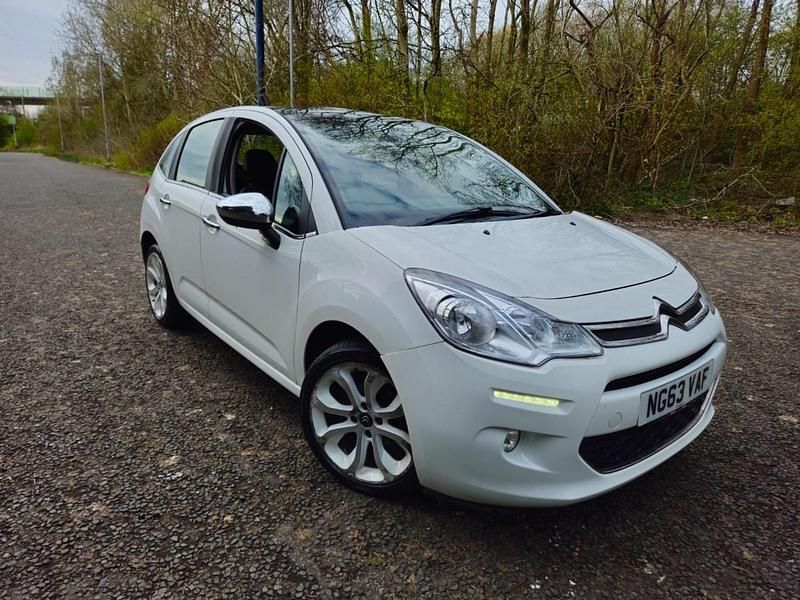 Used Citroën C3 SELECTION 2014 White Hatchback