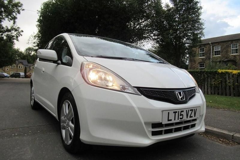 White Used 2015 Honda Jazz ES Hatchback | £7,995 (Fair price) - Image 1/1