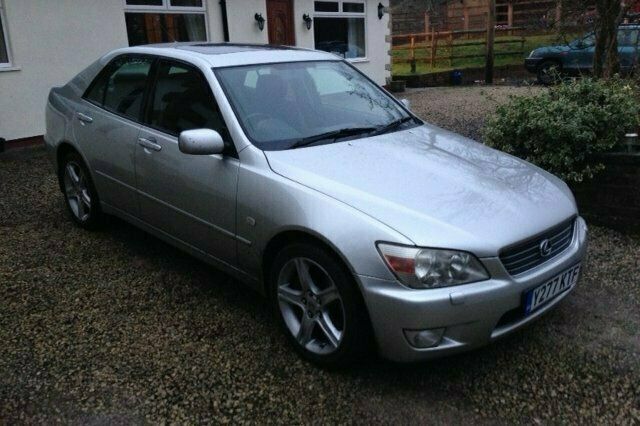 Used Lexus IS200 153 HP (112 kW) 2001 Sedan