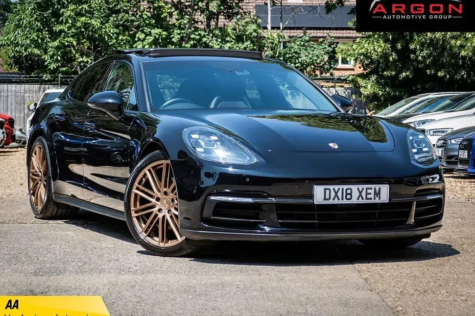Used Porsche Panamera 325 HP (239 kW) 2018 Black Hatchback