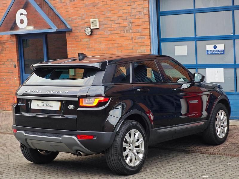 Used Land Rover Range Rover evoque SE 150 HP (110 kW) 2017 Black Estate