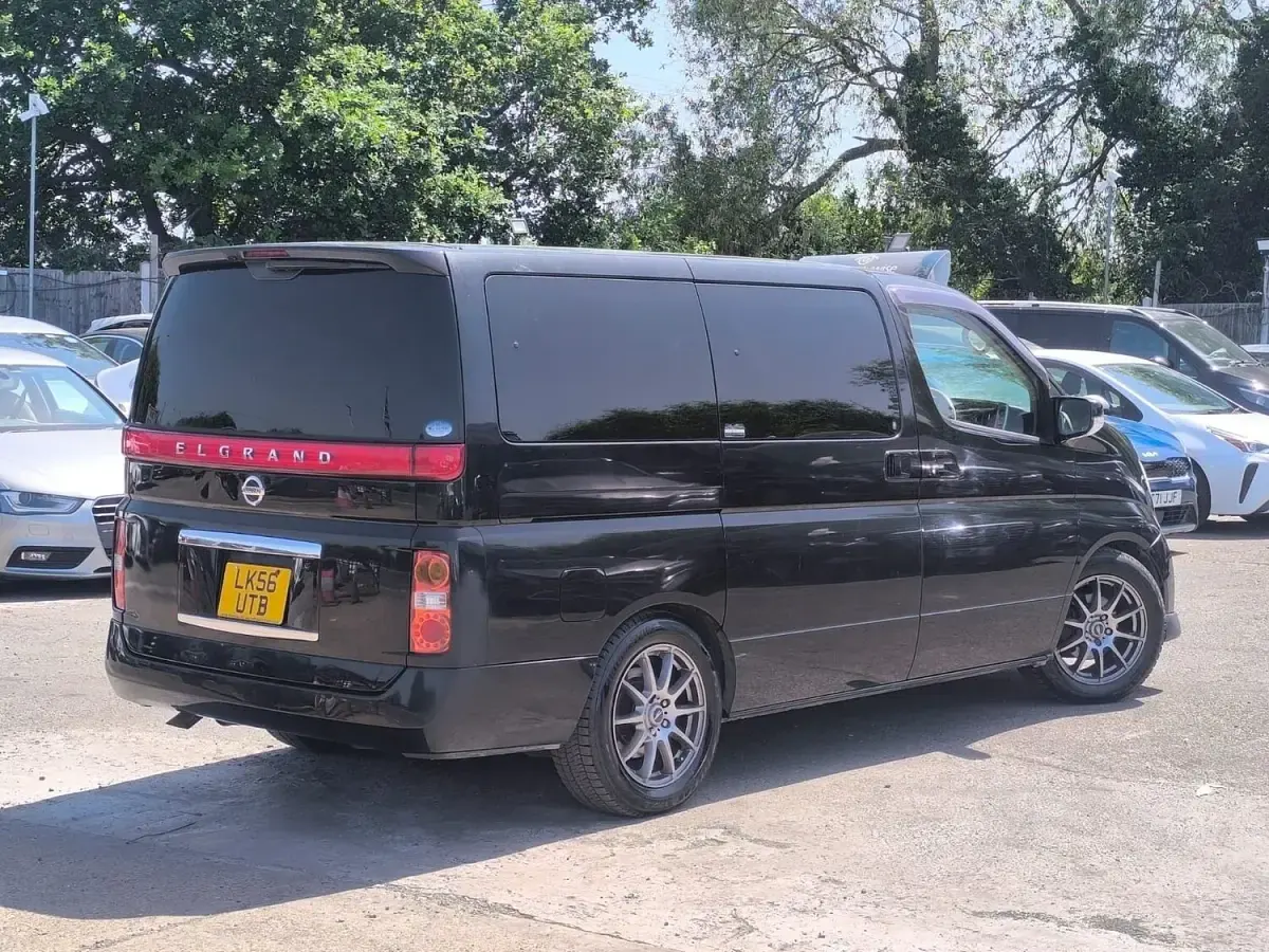 Used Nissan Elgrand 2007 Black MPV