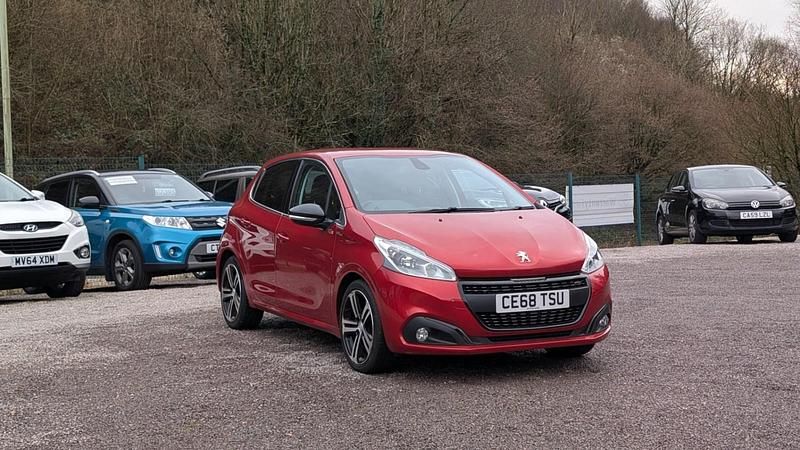 Used Peugeot 208 GT-line 110 HP (80 kW) 2018 Red Hatchback