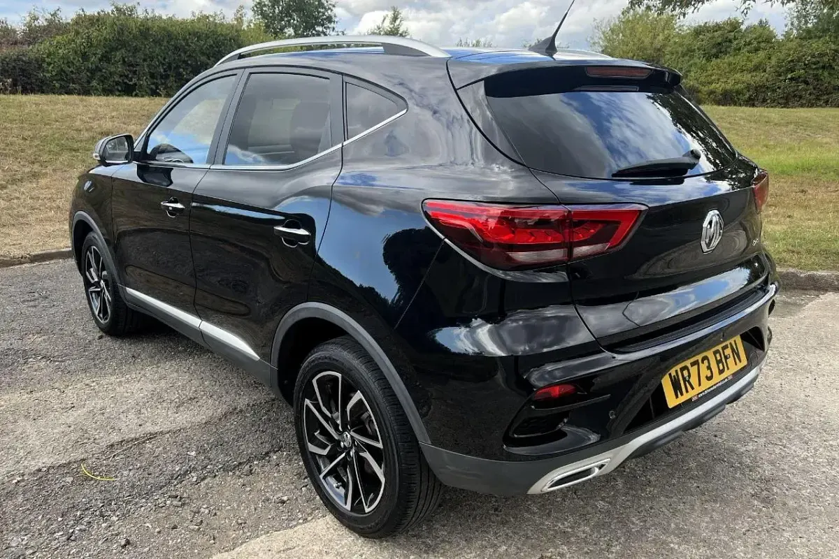 Used MG ZS Exclusive 111 HP (81 kW) 2023 Black SUV