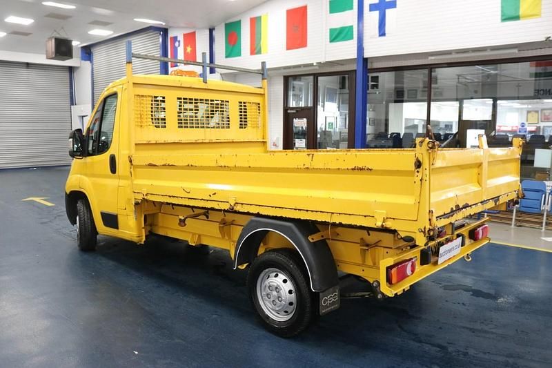 Used Peugeot Boxer 130 HP (95 kW) 2018 Yellow Van