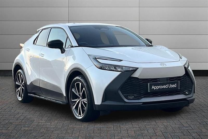 Used Toyota C-HR Design 223 HP (164 kW) 2025 Platinum white SUV