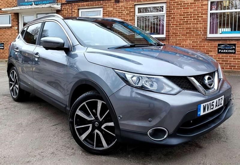 Used Nissan Qashqai Tekna 110 HP (80 kW) 2015 Grey SUV