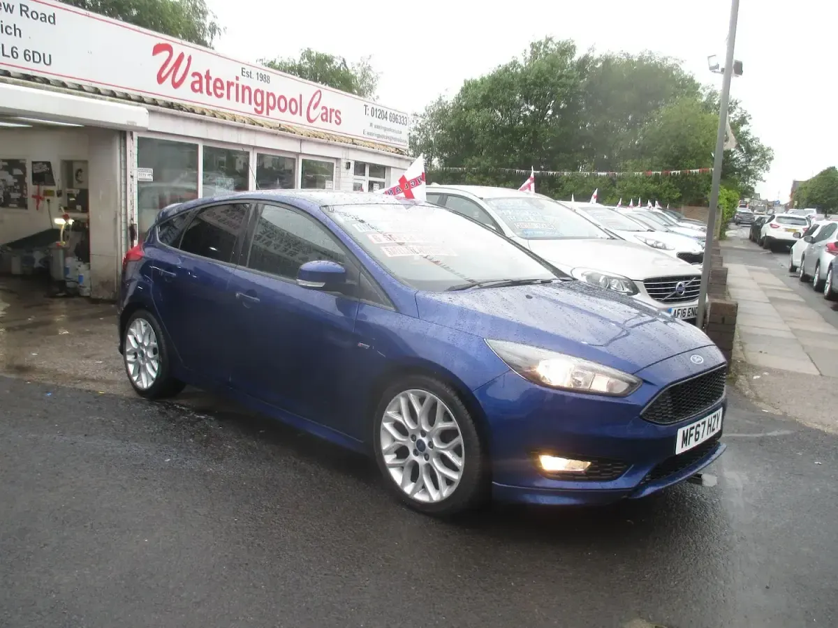 Used Ford Focus ST-Line 150 HP (110 kW) 2017 Blue Hatchback