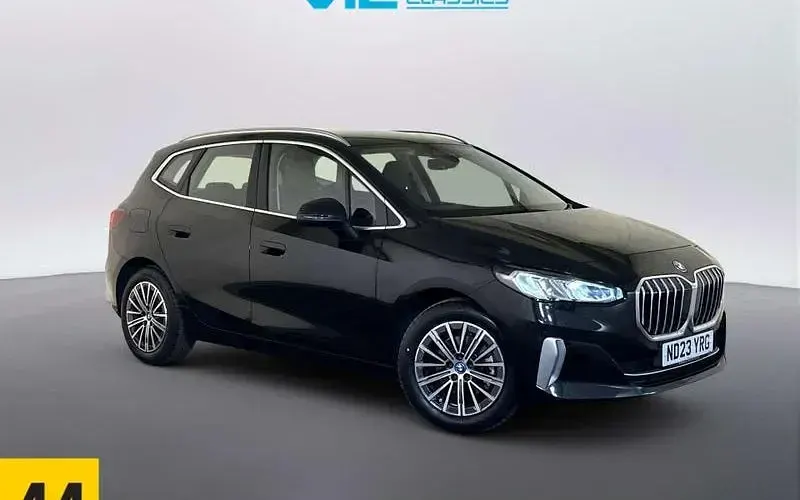 Used BMW 225 Active Tourer Luxury Line 245 HP (180 kW) 2023 MPV