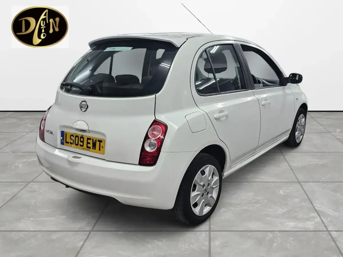 Begagnad Nissan Micra Acenta 79 HK (58 kW) 2009 Vit Halvkombi