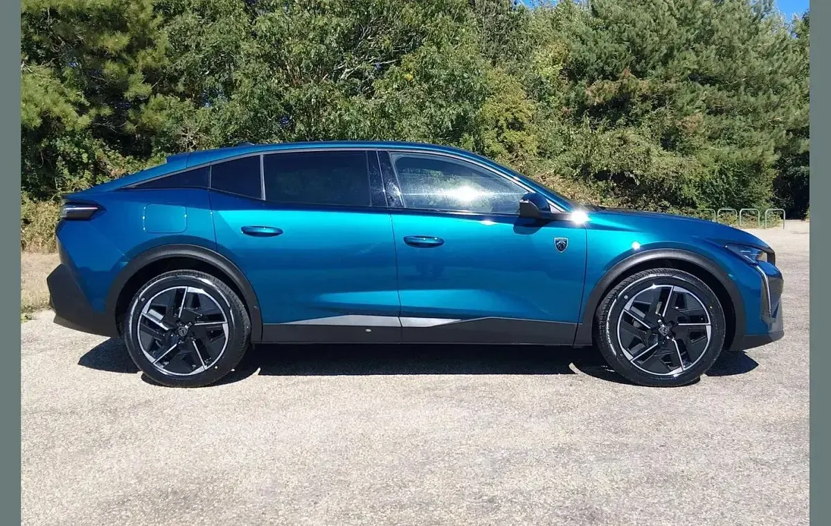 Used Peugeot 408 GTi 129 HP (94 kW) 2023 Blue SUV