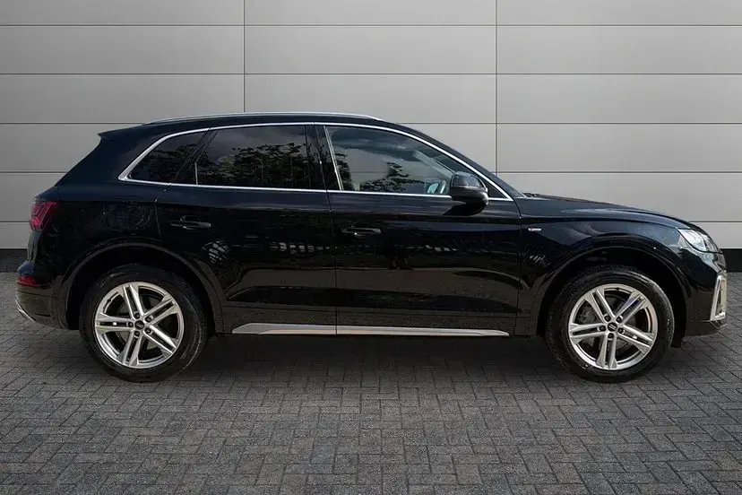 Used Audi Q5 S-Line 204 HP (150 kW) 2023 Mythos black SUV