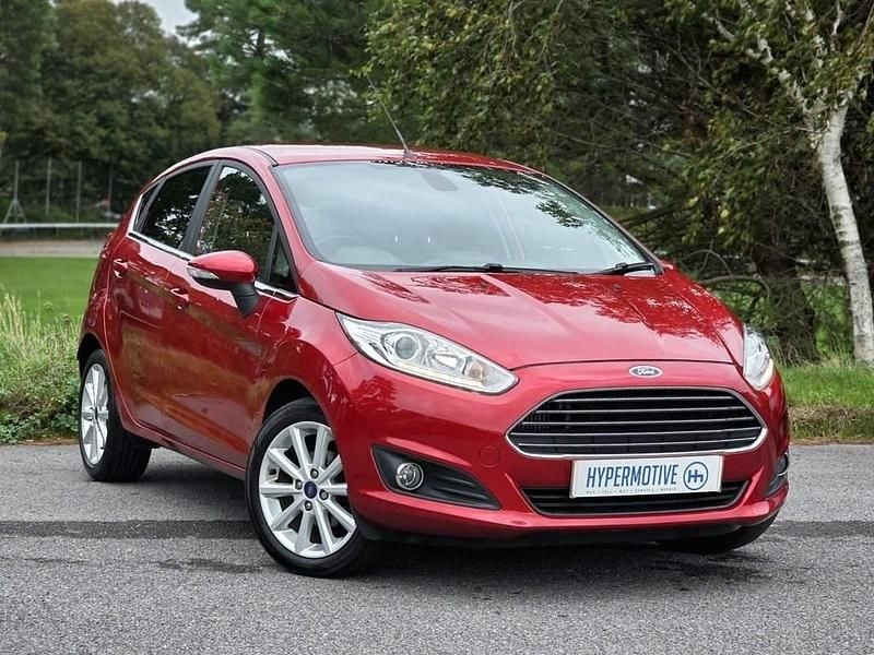 Red Used 2016 Ford Fiesta Titanium Hatchback | £4,995 (Super price) - Image 1/4