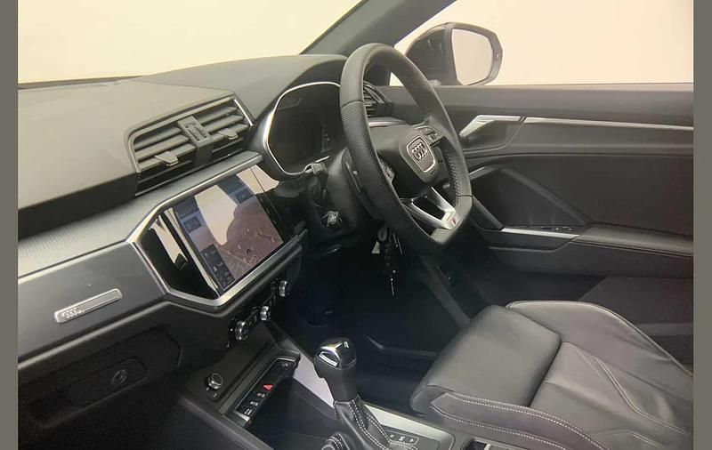 Used Audi Q3 S-Line 150 HP (110 kW) 2021 White SUV