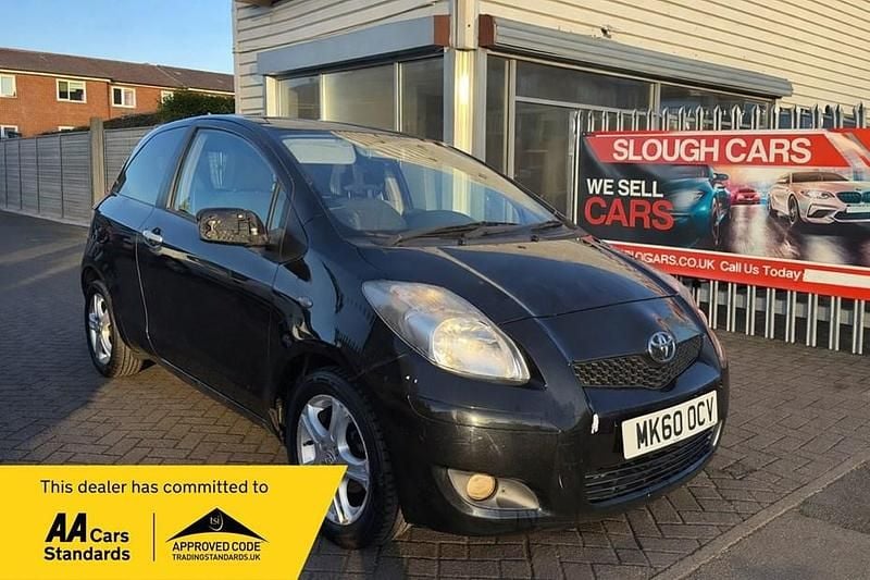 Used Toyota Yaris 101 HP (74 kW) 2010 Black Hatchback