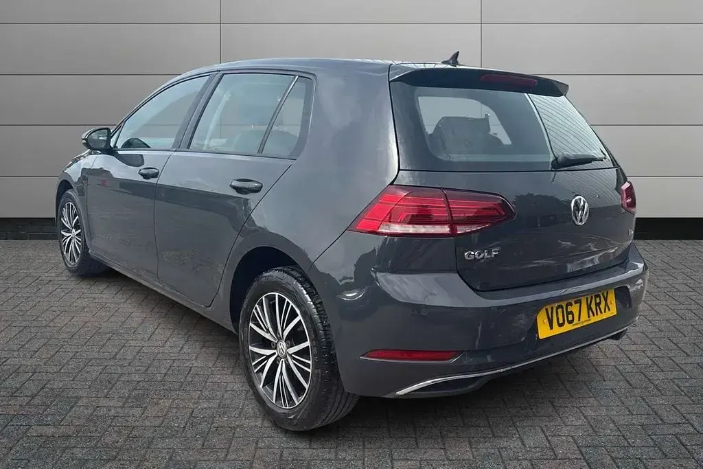 Used VW Golf VII SE 113 HP (83 kW) 2017 Grey Hatchback
