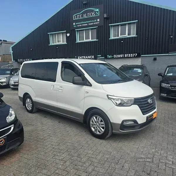 Used Hyundai I800 SE 170 HP (125 kW) 2019 White MPV