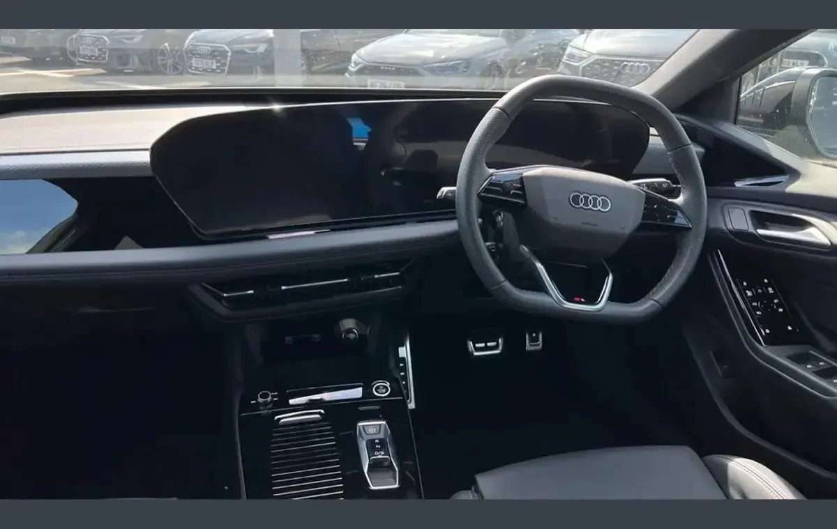 Nouă Audi A6 e-tron S-Line 269 kW (367 CP) 2025 Negru Break