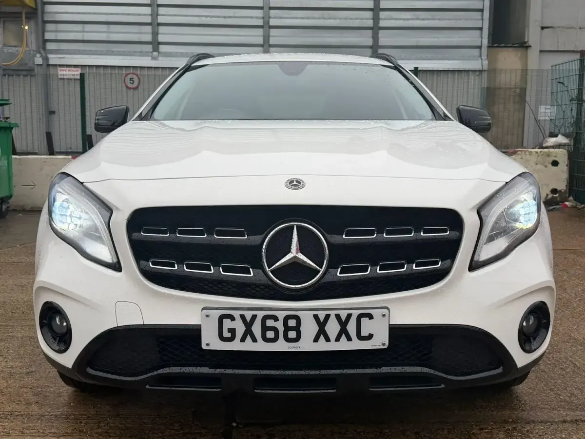 Usado Mercedes GLA180 Urban 122 HP (89 kW) 2018 Branco SUV