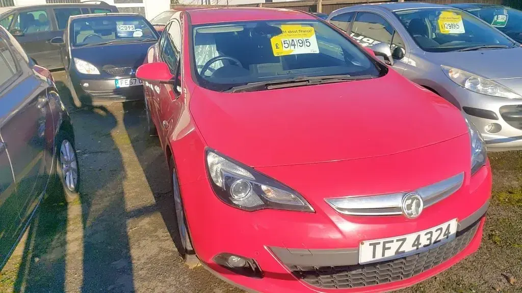 Used Vauxhall Astra GTC Sport 108 HP (79 kW) 2014 Red Hatchback