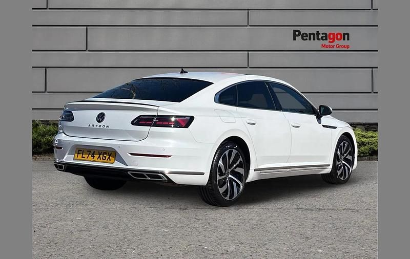 Usado VW Arteon R-line 190 HP (139 kW) 2024 Branco Carrinha