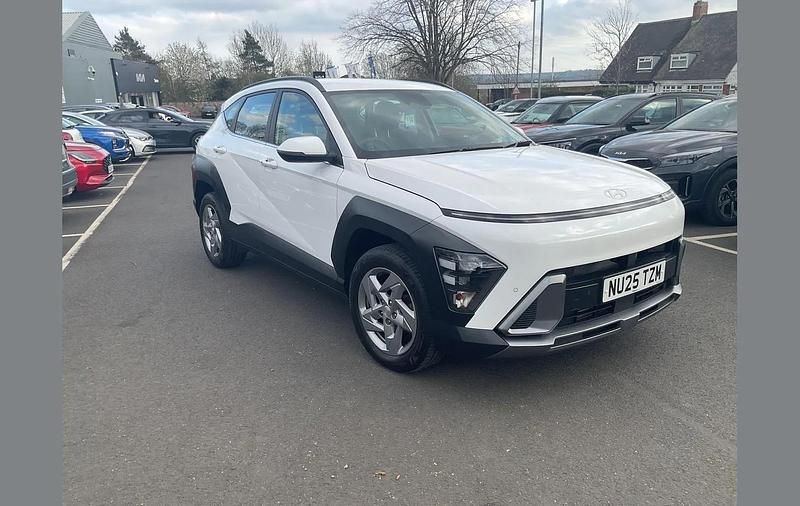 Used Hyundai Kona Advanced 99 HP (72 kW) 2025 White SUV