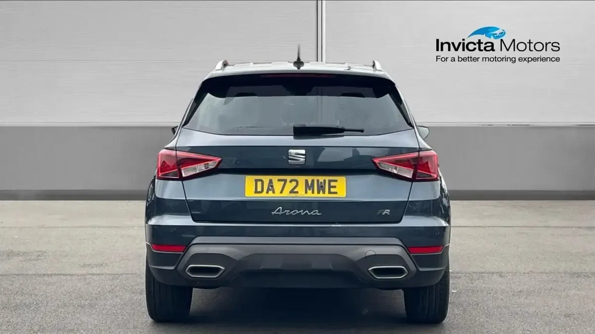 Używany Seat Arona FR 110 KM (80 kW) 2023 Szary SUV