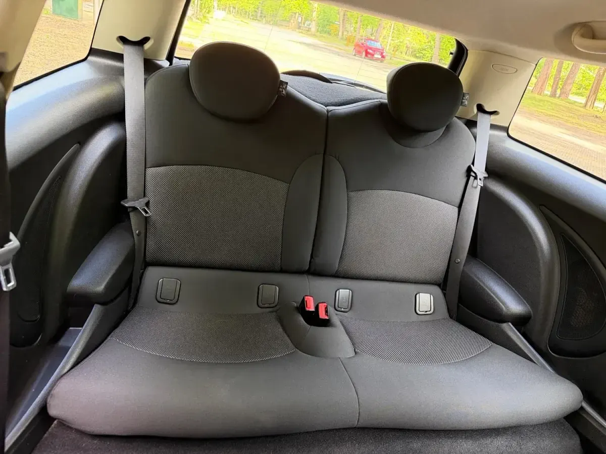 Usado Mini One D Hatch 2010 Plateado Utilitario