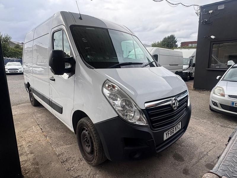 White Used 2018 Vauxhall Movano Van | £6,650 (Super price) - Image 1/4