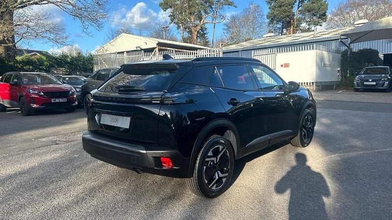 Uusi Peugeot 2008 Allure 99 HP (72 kW) 2026 Musta Katumaasturi