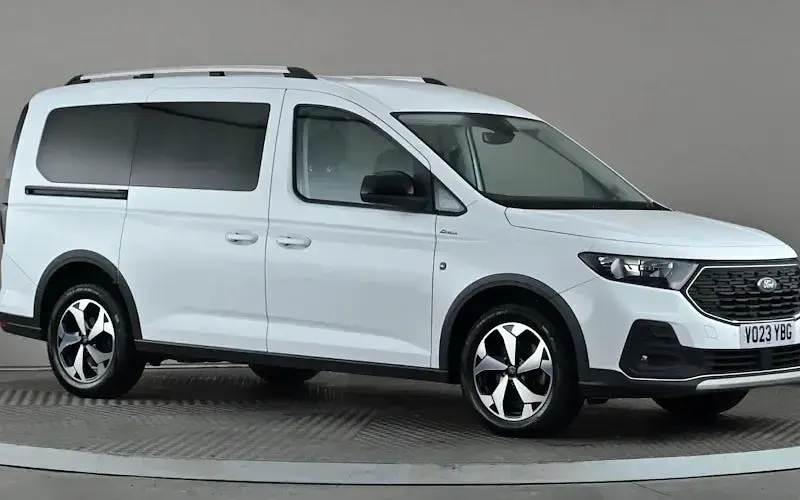 Used Ford Tourneo Active 114 HP (83 kW) 2024 Estate