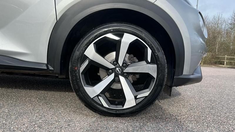 Used Nissan Juke Tekna 114 HP (83 kW) 2023 Silver SUV