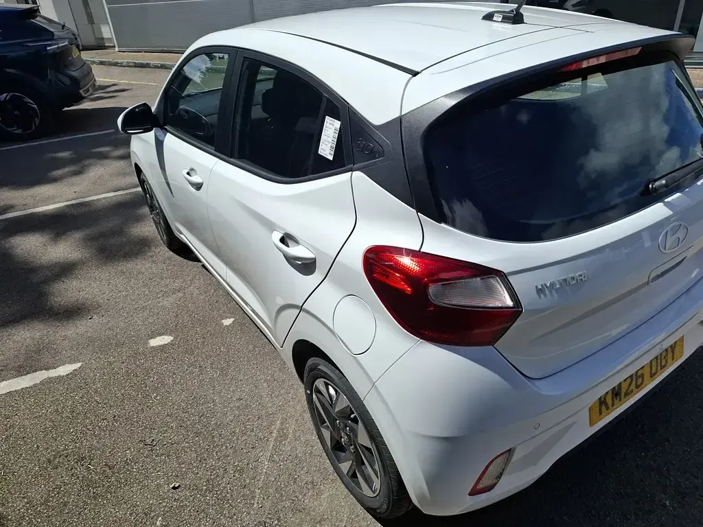 New Hyundai i10 Advanced 63 HP (46 kW) 2026 White Hatchback