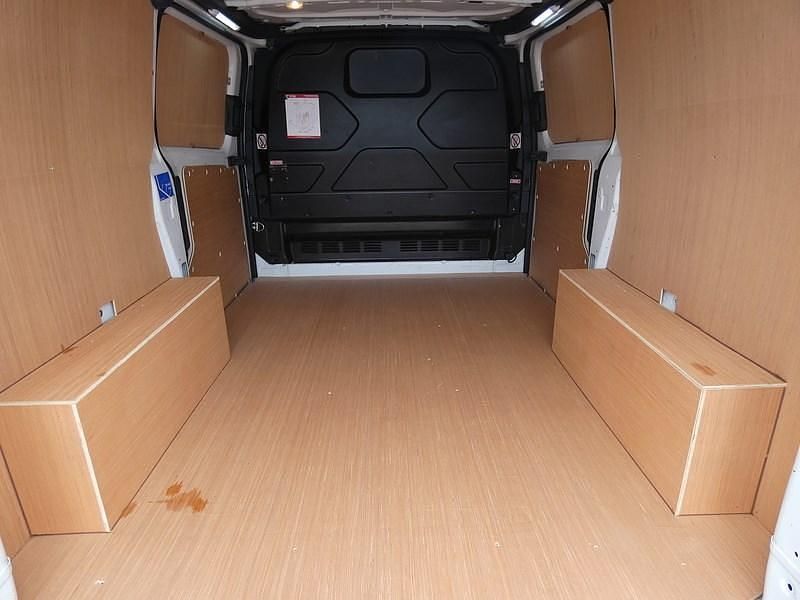 Used Ford Transit Custom 105 HP (77 kW) 2018 White Van