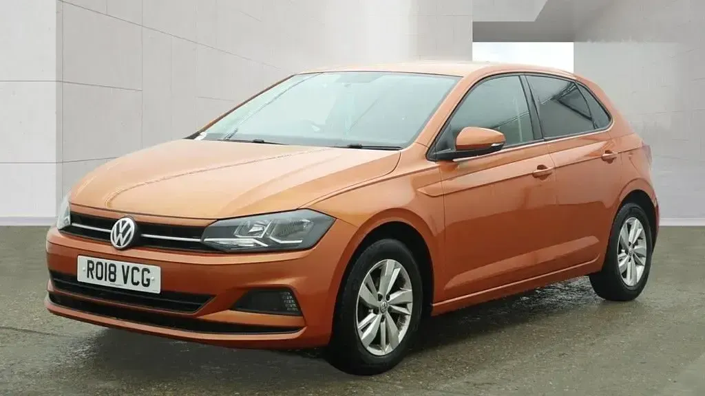 Used VW Polo SE 95 HP (69 kW) 2018 Orange Hatchback