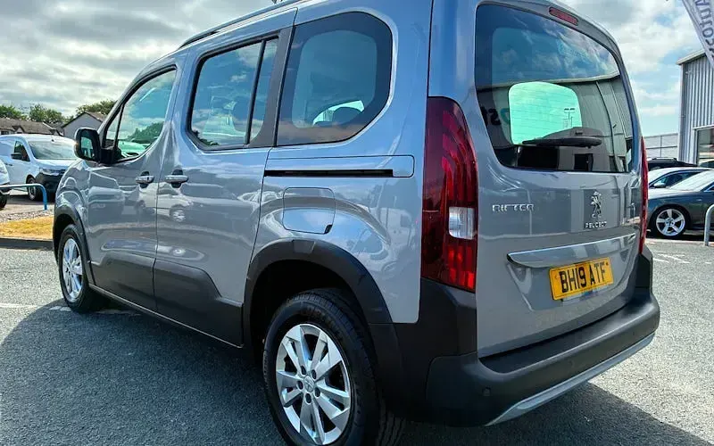 Used Peugeot Rifter Allure 102 HP (75 kW) 2023 MPV