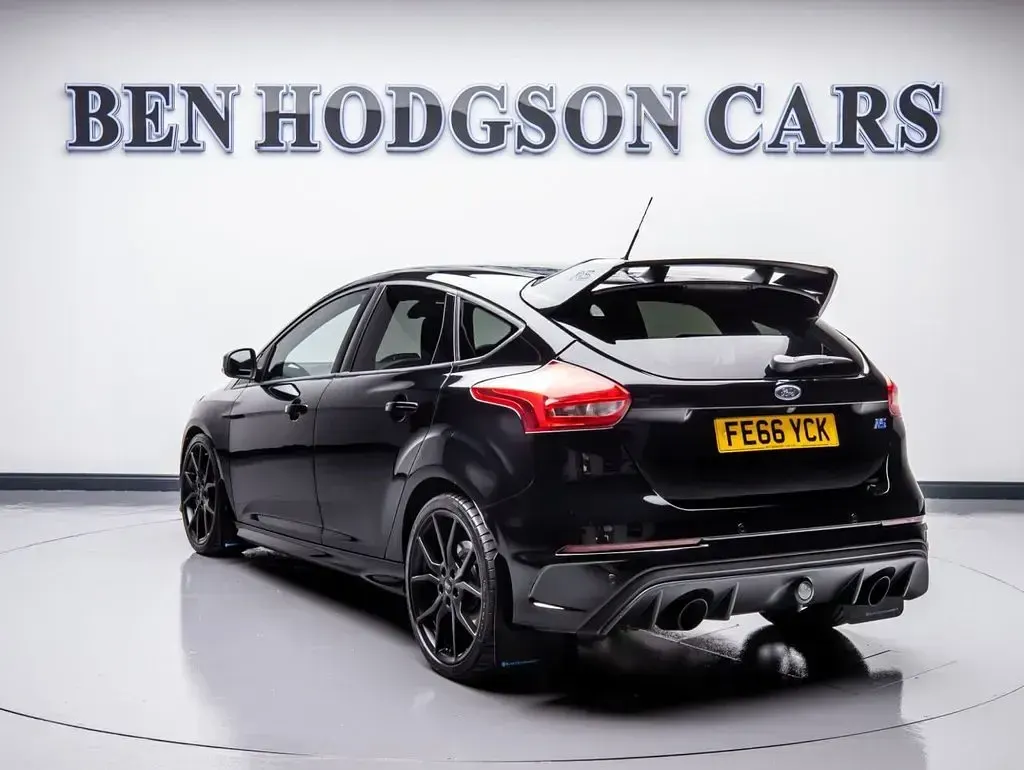 Used Ford Focus RS 350 HP (257 kW) 2016 Black Hatchback
