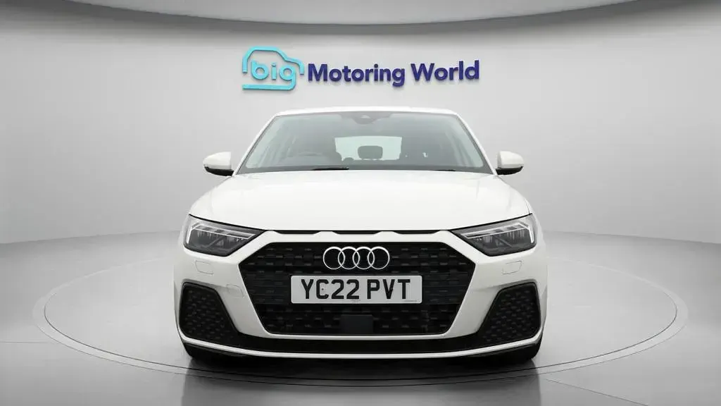 Used Audi A1 Sportback 110 HP (80 kW) 2022 White Hatchback