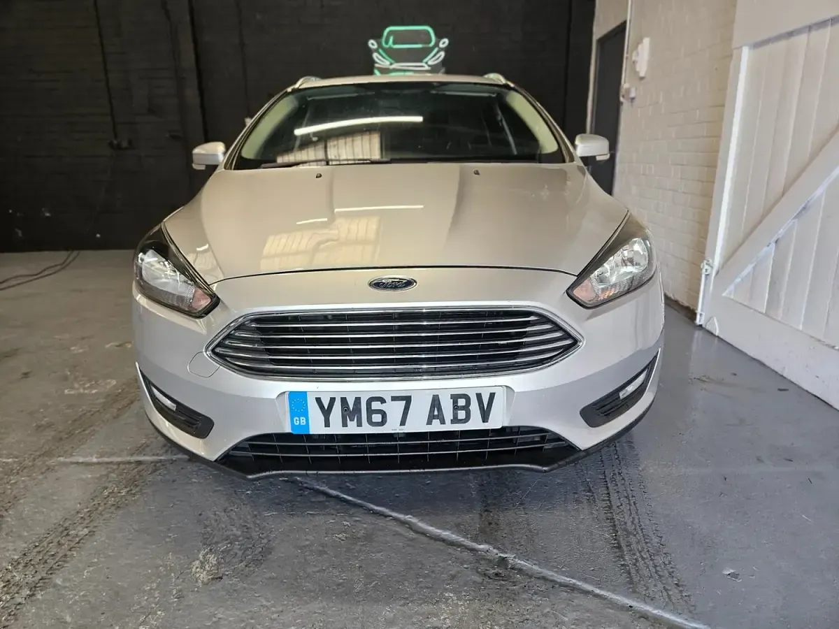 Used Ford Focus Zetec 120 HP (88 kW) 2018 Silver Estate