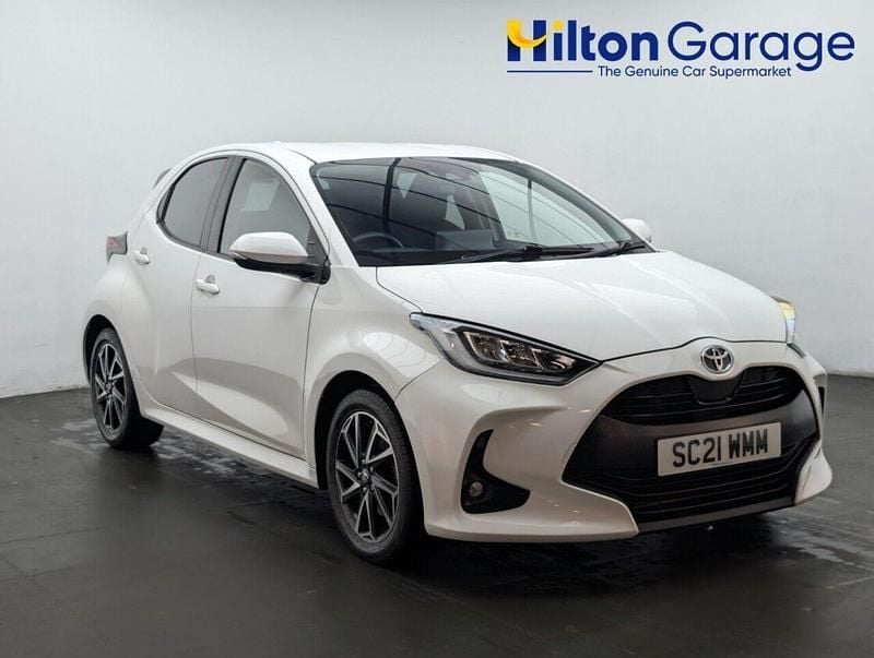 White Used 2021 Toyota Yaris Hybrid Design Hatchback | £13,750 (Good price) - Image 1/4