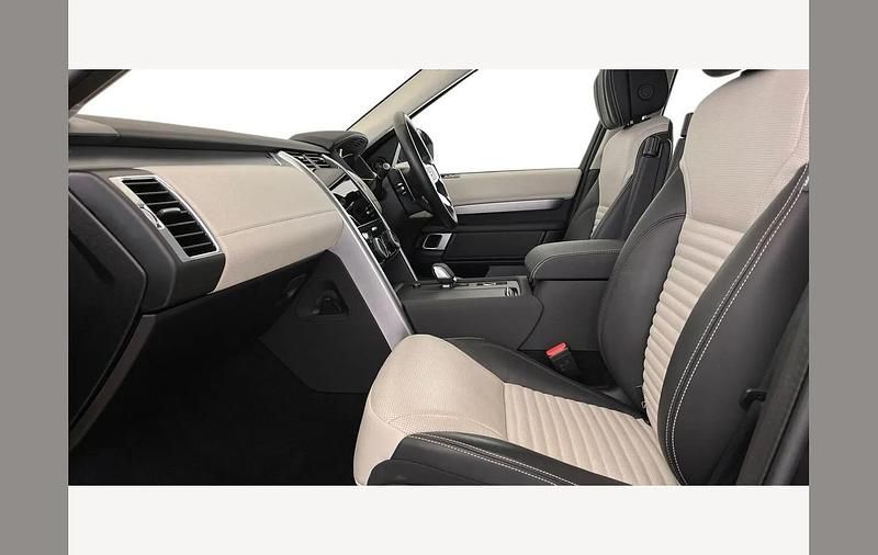 Used Land Rover Discovery 5 HSE Dynamic 350 HP (257 kW) 2024 Black SUV